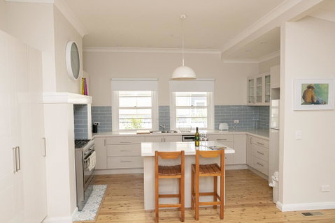 Rose Cottage - Charming Double Brick - Near Cook Park & CBD - Your Accommodation 2