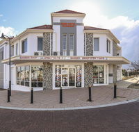 Rose Hotel Clarkson - Your Accommodation