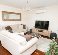 Roselawn Entertainer Large  Luxurious Sleeps 12 - Your Accommodation