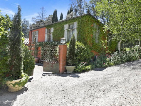 Saint Eloi - Le Jardin - Your Accommodation 0