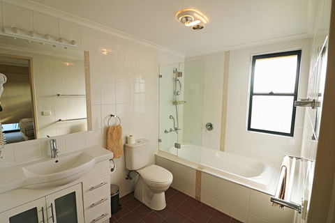 Saltwater Apartments - Your Accommodation 3
