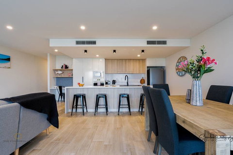 Saltwater Calm At The Cosmopolitan Cotton Tree - Your Accommodation 2