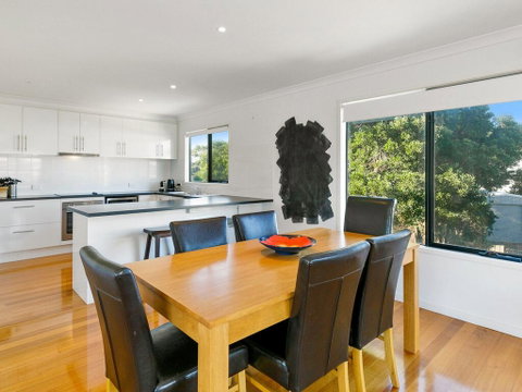 Saltwater Place - Your Accommodation 2