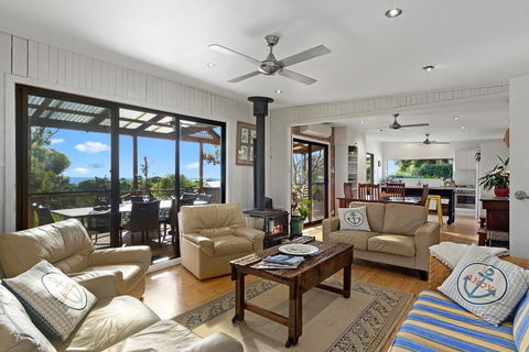 Sandy Feet Retreat - 13 Scenic View Drive - Your Accommodation 0