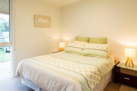 Sandy Point Hideaway - Your Accommodation 3