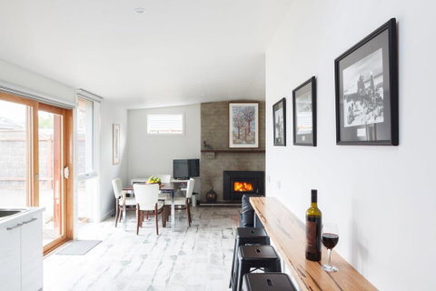 Sandy Point Hideaway - Your Accommodation 1