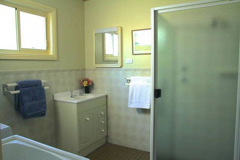 Schoolhouse Cottage American River - Your Accommodation 0