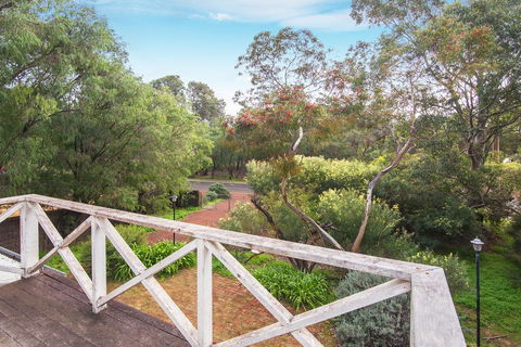 Sea Breeze - Your Accommodation 0