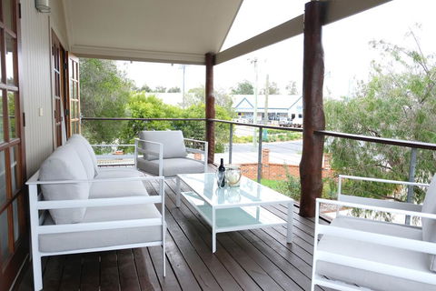 Sea Esta - Town & Beach On Your Doorstep - Your Accommodation 1