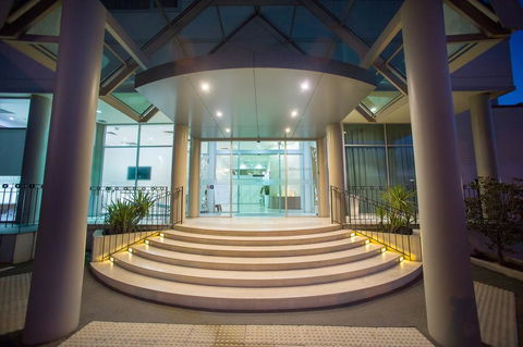 Sfera's Park Suites & Convention Centre - Your Accommodation 0