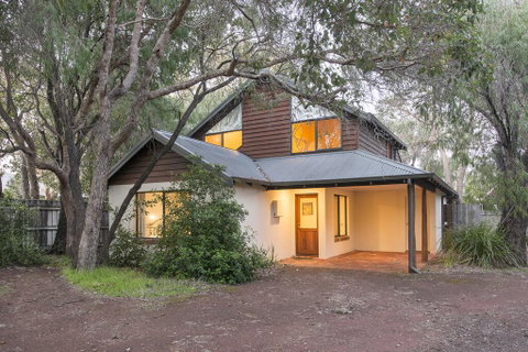 Shady Shack - Your Accommodation 0