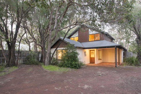Shady Shack - Your Accommodation 1
