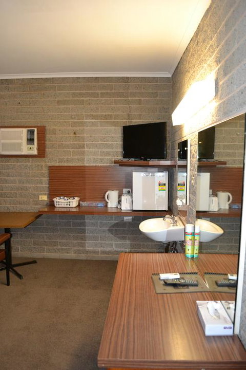 Shamrock Hotel Motel Balranald - Your Accommodation 1