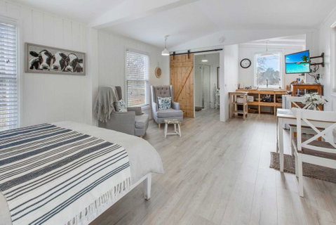 Shearers Cottage - Pet Friendly Holiday Accommodation - Your Accommodation 3