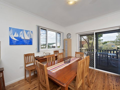Short Street, 4, The Beach Cottage - Your Accommodation 3