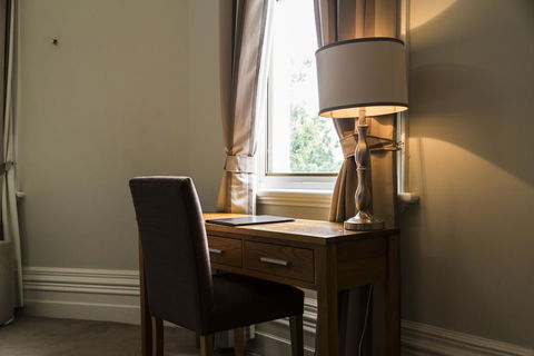 Simmers Serviced Apartments - Your Accommodation 0