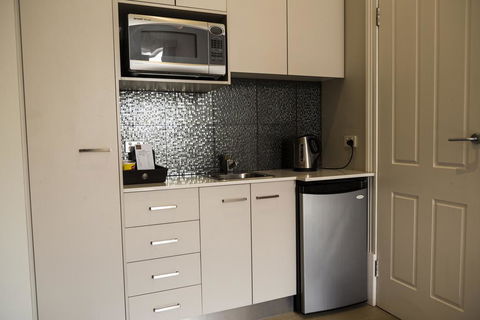 Simmers Serviced Apartments - Your Accommodation 2