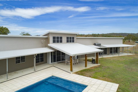 Skyline Farm House - Your Accommodation 0