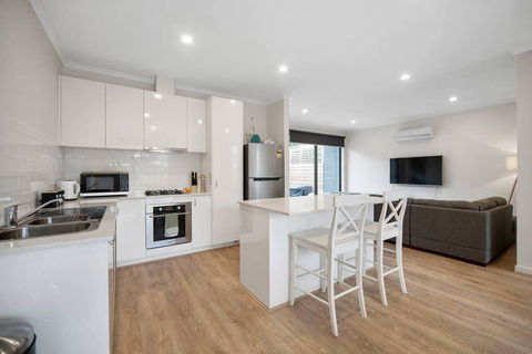 Sleek, Modern Capel Sound! - Your Accommodation 0