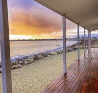 Smart Beach House  Pelican Point - Your Accommodation