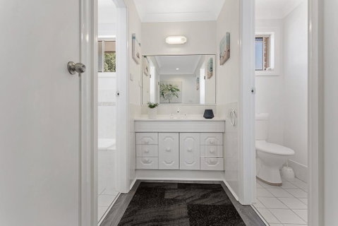 Soldiers Point Spectacular - Your Accommodation 3