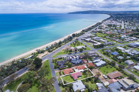 Soleil Sur La Mer - Dromana Beach - Your Accommodation 0