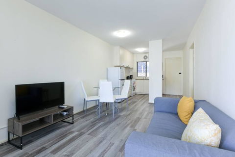 South Perth Perfect Location Free WIFI & Parking - Your Accommodation 1