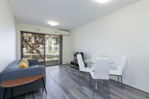 South Perth Perfect Location Free WIFI & Parking - Your Accommodation 0