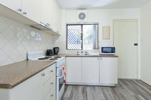 South Perth Perfect Location Free WIFI & Parking - Your Accommodation 2