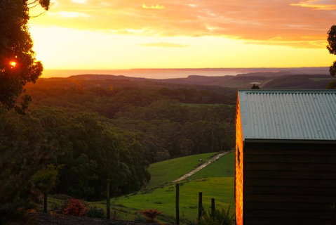 Southern Anchorage Retreat - Your Accommodation 0