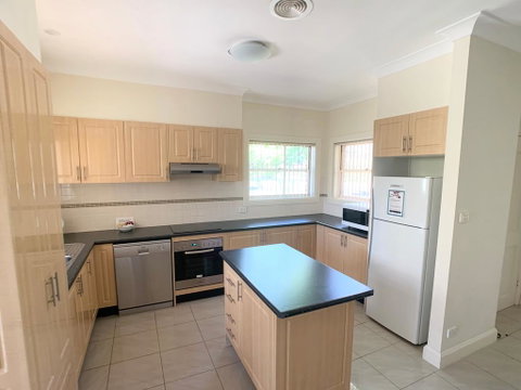 Spacious 2 Bed, 2 Bath Villa - Central Location - Quiet - Your Accommodation 1