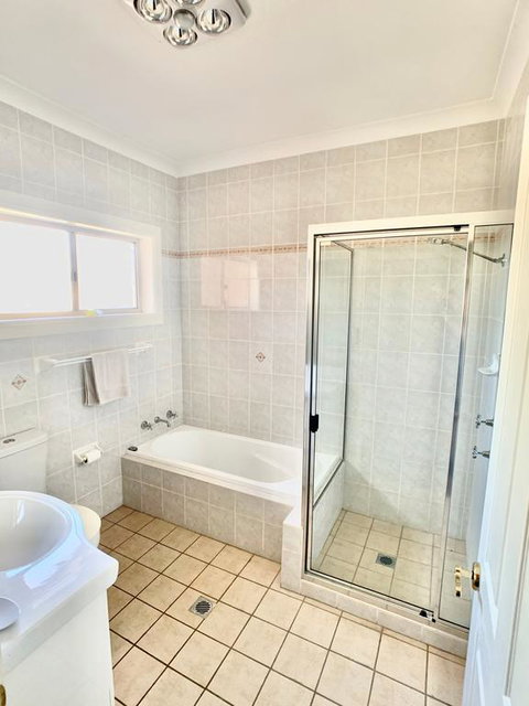 Spacious 2 Bed, 2 Bath Villa - Central Location - Quiet - Your Accommodation 3