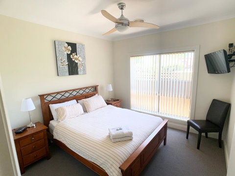 Spacious 2 Bed, 2 Bath Villa - Central Location - Quiet - Your Accommodation 2
