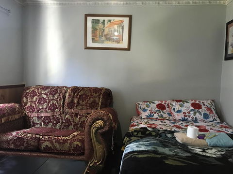 Spacious And Private Room - Your Accommodation 2