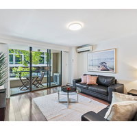 Spacious retreat walking distance from city centre - Your Accommodation