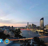Spacious River Front 2 Bed Apt Central Location - Your Accommodation
