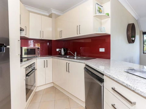 Spectacular Views & Walking Distance To The Beach! - Your Accommodation 2