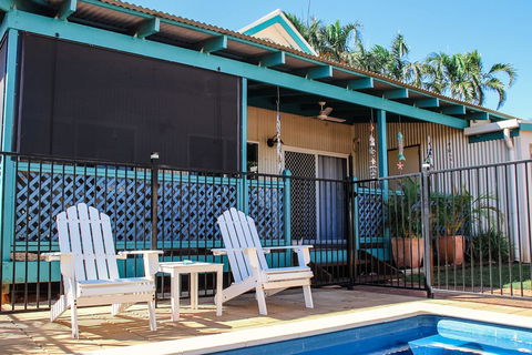 Spike The Bubble Beach House - Your Accommodation 2