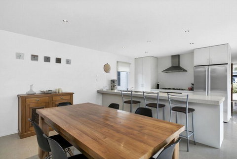 St Georges Sands Oasis 10 - Your Accommodation 2