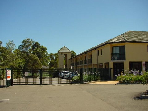 St Marys Park View Motel - Your Accommodation 3