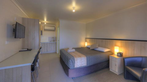 Starline Motor Inn - Your Accommodation 0