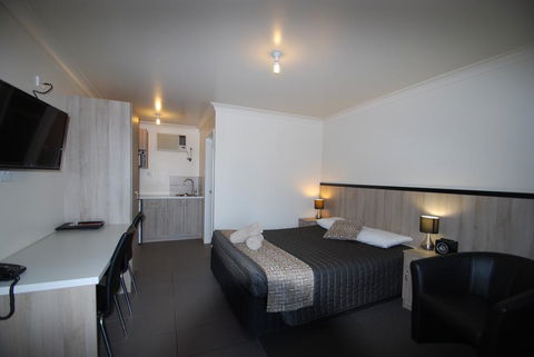 Starline Motor Inn - Your Accommodation 3