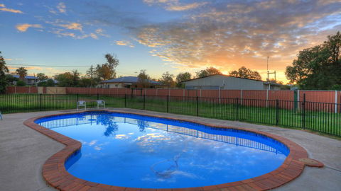 Starline Motor Inn - Your Accommodation 1
