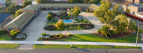 Statesman Motor Inn - Your Accommodation 0