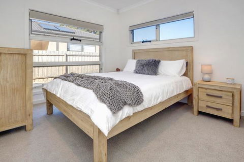 Staughton Sounds - Your Accommodation 2