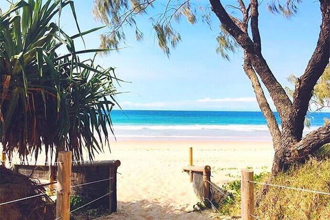 Steps From Mudjimba Beach 3 BR Apt Sunshine Coast With WIFI,Pool,Parking - Your Accommodation 0