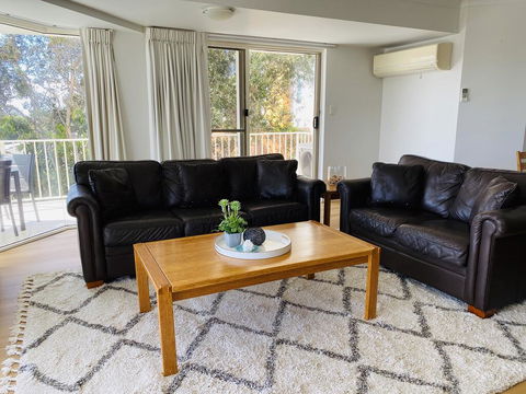 Steps From Mudjimba Beach 3 BR Apt Sunshine Coast With WIFI,Pool,Parking - Your Accommodation 1