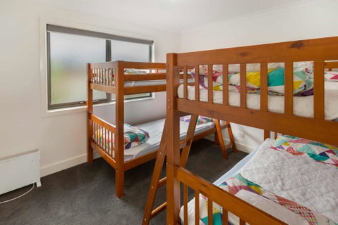 Stillwaters - Panoramic View Of Lakes Entrance - Your Accommodation 3