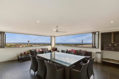 Stillwaters - Panoramic View Of Lakes Entrance - Your Accommodation 2