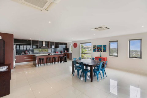 Stillwaters - Panoramic View Of Lakes Entrance - Your Accommodation 1